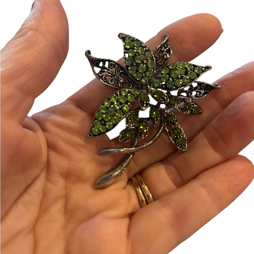 Vintage Green Floral Brooch